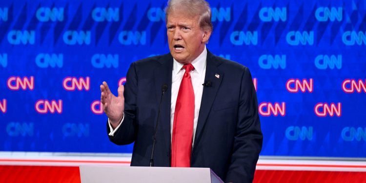 美 대선토론 후 트럼프가 쓰는 SNS 운영사 주가 상승