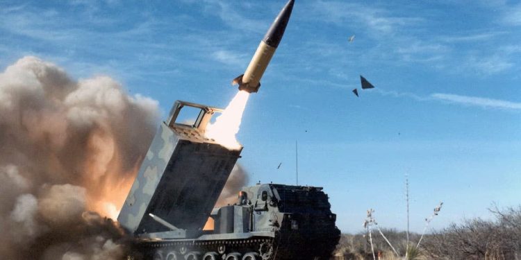 러 무기 전문가 “미 에이태큼스 다 뜯어봤다…이제 비밀 없어”