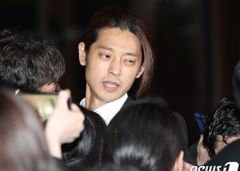 정준영 프랑스 클럽 떴다…”여성에 치근대며 춤출 땐 키스” 저격글