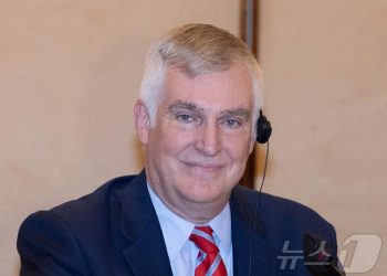 트럼프 최측근 “尹-트럼프 잘 맞을 것…북미 대화 전 한미가 우선”