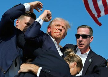 트럼프 임명 판사, 기밀문서 유출 소송 기각…사법리스크 덜었다