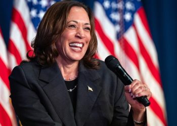 ‘포스트 바이든’ 1순위, 해리스는 누구…흑인 최초 여성 부통령