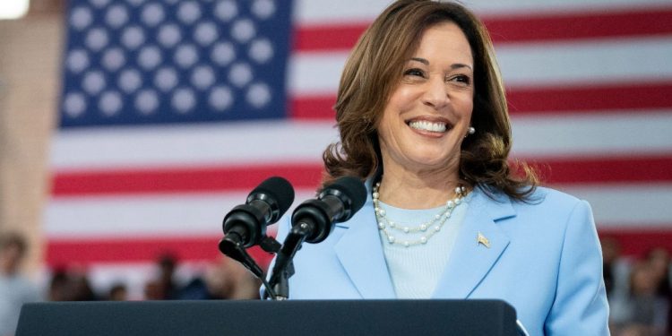 바이든 등진 기부자들, 해리스에 돌아왔다…하루 새 650억원 쏟아져