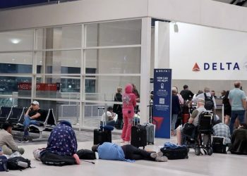 델타 항공, 월요일 항공편 수백건 취소 “금요일 정전 여파”