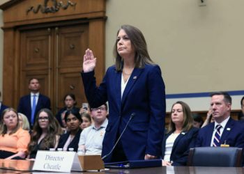 비밀경호국 국장 “트럼프 경호 실패…모든 책임 진다”