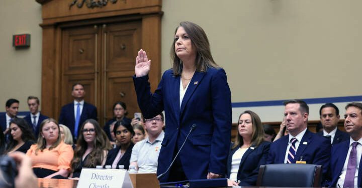 비밀경호국 국장 “트럼프 경호 실패…모든 책임 진다”