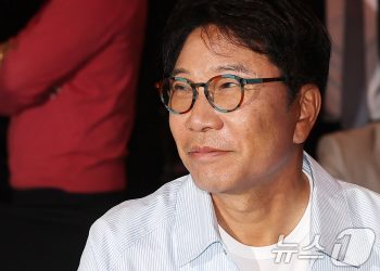 이수만, 故김민기 빈소에 거액 조의금…유족, 고인 뜻따라 돌려줘