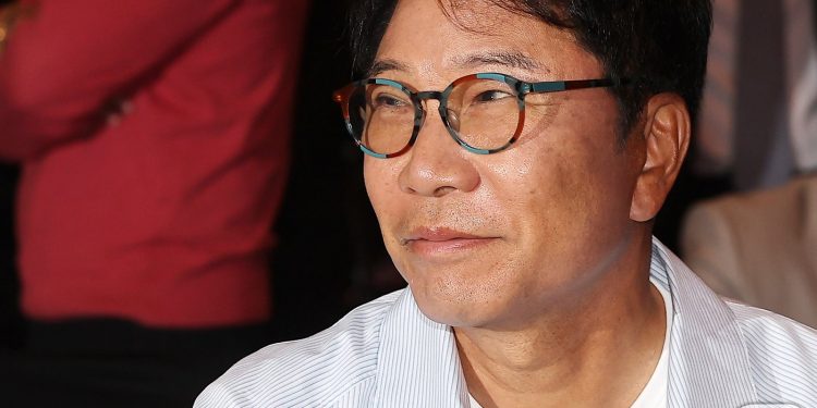 이수만, 故김민기 빈소에 거액 조의금…유족, 고인 뜻따라 돌려줘