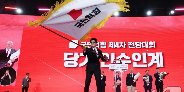 62.8% 압승 이젠 ‘한동훈당’…비주류된 ‘친윤’ 이탈 가속화
