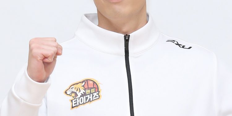 강경준, ‘유부녀와 불륜’ 사실상 인정…”상대 남편에 위자료 주겠다”