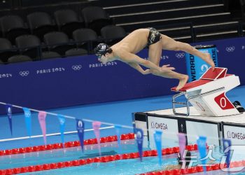 황선우·김우민, ‘찜통 버스’ 안 탄다…경기장 인근 호텔서 생활