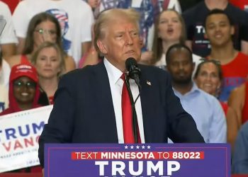 트럼프, 6개 경합주서 166억 광고 공세 돌입…”해리스 기세 꺾기”