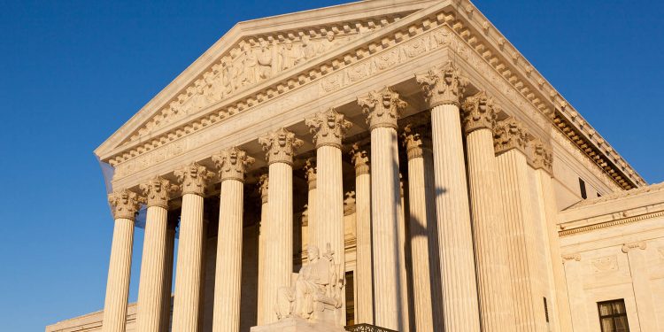 트럼프, 면책특권 일부 인정 대법원 판결 덕에 ‘사법 리스크’ 벗어