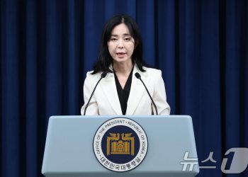 대통령실, 野 탄핵 공세에 정면대응…”오물 탄핵, 악순환 끊겠다”