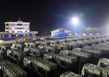 김정은, 주애 데리고 신형 미사일발사대 기념식 참석[데일리 북한]