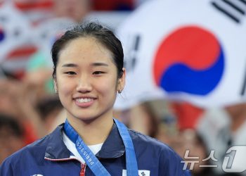 “배드민턴 선수 6명 이코노미, 임원 8명 비즈니스…국대 선발 개입도”