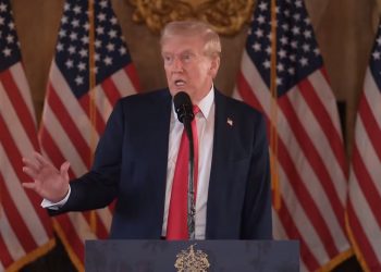 트럼프 캠프 “해리스 상승세, 정지된 현실…허니문 곧 끝날 것”