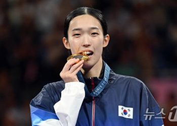 놀랍고 자랑스럽다…파리올림픽 금·은 ‘단양 김씨네 딸들’