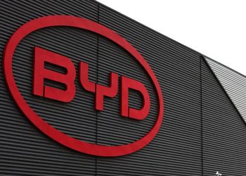 중국 전기차 점유율 50% 돌파, 미국은 18%에 불과