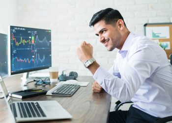 CPI 3년래 처음 2%대, 미증시 일제↑-S&P 5일 연속 랠리