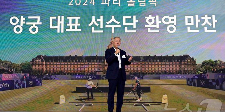 정의선 “韓 양궁 위대한 역사 계속”…선수단 “키다리아저씨 감사해”