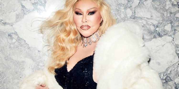 “자연미인이었네”…성형 중독 84세 ‘캣우먼’ 과거 사진 공개 ‘깜짝’