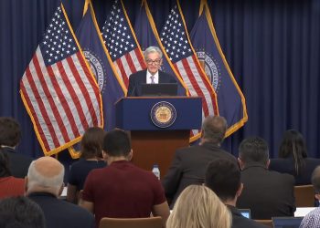 미국의 ‘빅컷’은 “해리스에 훈풍”…트럼프 “경제가 무척 나쁘다는 것”