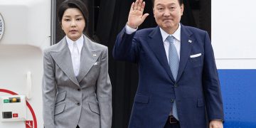 윤 대통령, 체코 프라하 도착…2박 4일 원전 세일즈 외교 돌입