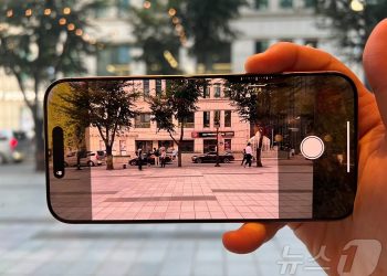 강력한 카메라로 승부…아이폰16 일반모델도 초근접 접사 촬영