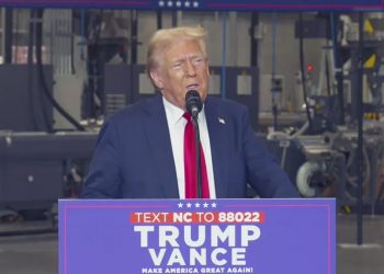 “러시아에 양보 안해 국민 죽고 폐허가 돼”…트럼프, 우크라 비판