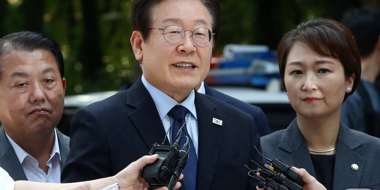 이재명 ‘정치 생명’ 11월 분수령…선거법·위증교사 혐의 1심 선고