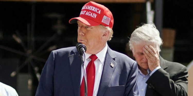 트럼프 “허리케인 헐린 정부 대응 부재…스타링크 인터넷 연결중”