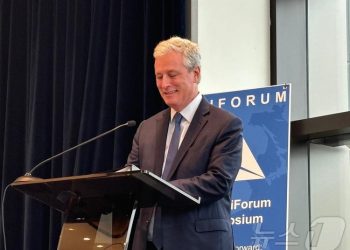 트럼프 측근 “北 핵 보유국 인정 위험…목표는 비핵화”