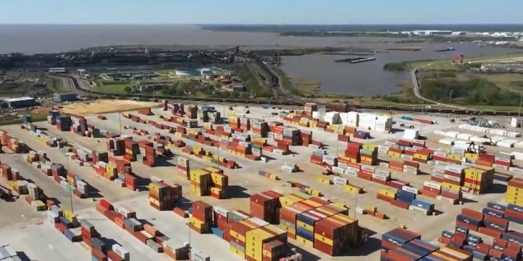 앨라배마 자동차 산업, 항구 파업 예고에 대비