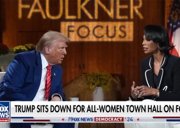 트럼프 “나는 ‘시험관 시술의 아버지'”…여성 표심 잡기에 주력