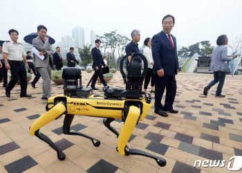 도요타, 현대차 보스턴 다이내믹스와 손잡았다…AI기반 로봇 연구