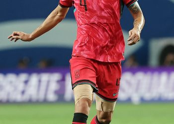 축구대표 김민재, 이혼 발표…”성격 차이…아이 위해 최선 다할 것”