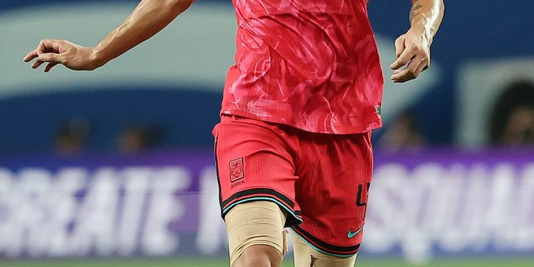 축구대표 김민재, 이혼 발표…”성격 차이…아이 위해 최선 다할 것”