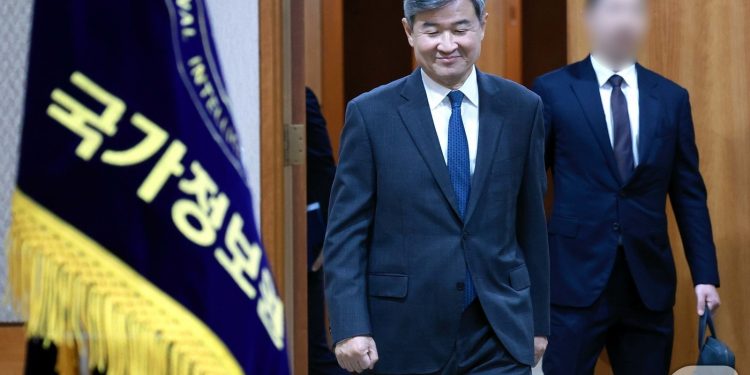 국정원 “북한 김영복 포함 선발대 우크라 전선 이동…폭풍군단에 10대도”