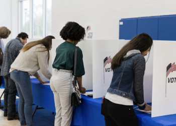 미국 대선 앞두고 유권자 위협 고조
