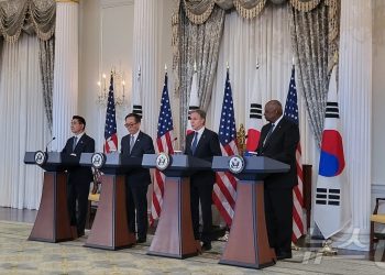 “북한군 8000명 쿠르스크서 훈련, 곧 전투 투입”…한미 “강력히 규탄”