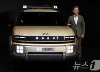 장재훈 현대차 사장 “새 수소차 내년 나온다…수소사회 열 것”