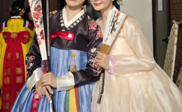 56세 채시라, 한복 차려입고 23세 딸과 무용 무대…미모 모녀