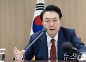 윤, ‘양극화 타개’로 방향타…서민 곁 ‘따뜻한 정부’ 방점
