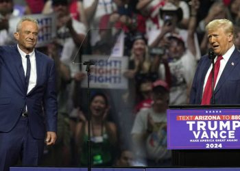 “트럼프 정말 나쁜 음식 먹더라, 유세 땐 독극물 수준”…식습관 지적한 케네디