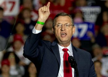 트럼프, 보훈부 장관에 ‘충성파’ 콜린스…탄핵 재판 변호인 출신