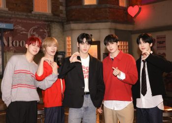 투모로우바이투게더, 美 빌보드 4개 차트 1위…’빌보드 200’은 2위