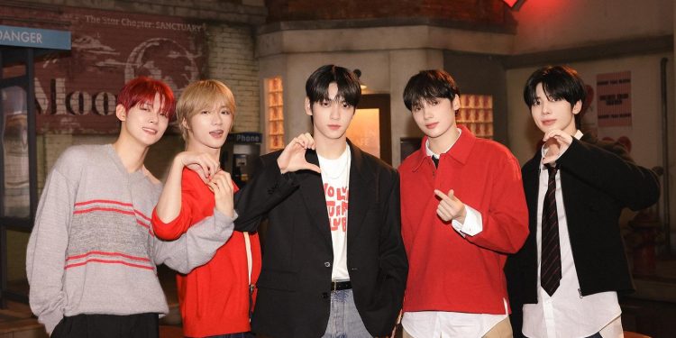 투모로우바이투게더, 美 빌보드 4개 차트 1위…’빌보드 200’은 2위