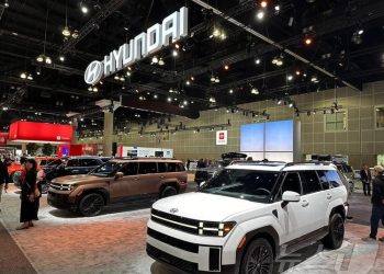 전동화 미래 확신하는 현대차…친환경차 라인업 과시[LA오토쇼]