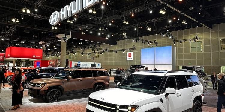 전동화 미래 확신하는 현대차…친환경차 라인업 과시[LA오토쇼]